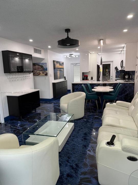 5121 W Oakland Park Blvd 212, Lauderdale Lakes, Floride 33313, États-Unis
