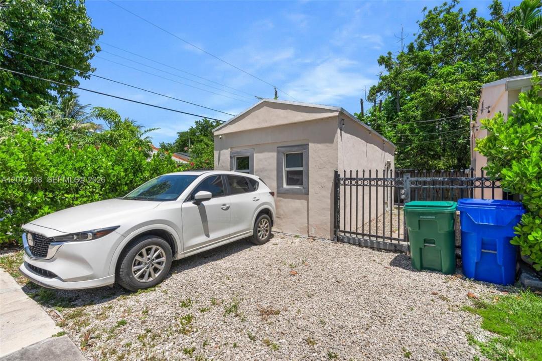 4901 NW 10th Ave 2, Miami, Floryda 33127, USA