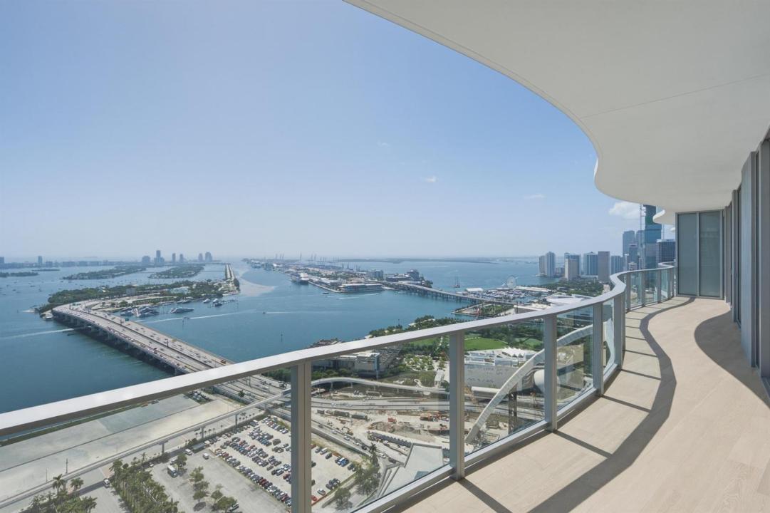 1400 Biscayne Boulevard 4304, Miami, Florida 33132, USA