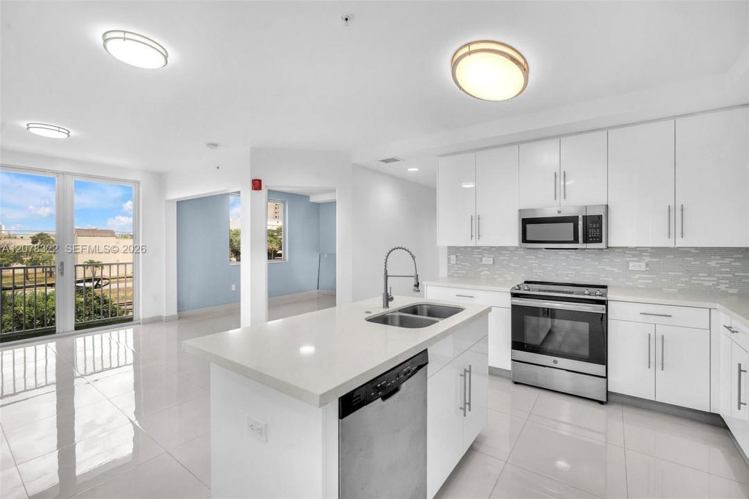 2651 NE 212th Ter 301, Miami, Florida 33180, Stati Uniti