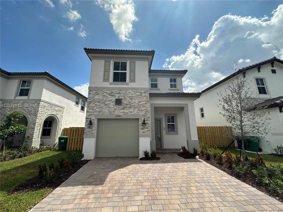 2382 NW 131st Cir, Miami, Florida 33167, USA