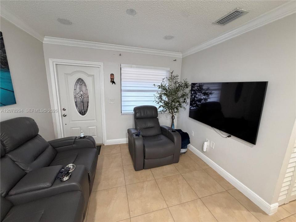 5935 W 26th Ave 204, Hialeah, Флорида 33016, Соединенные Штаты