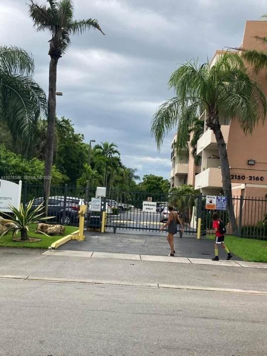 2160 SW 16th Ave 421, Miami, Floryda 33145, USA