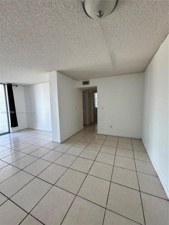 12105 NE 6th Ave 304, North Miami, Floride 33161, États-Unis