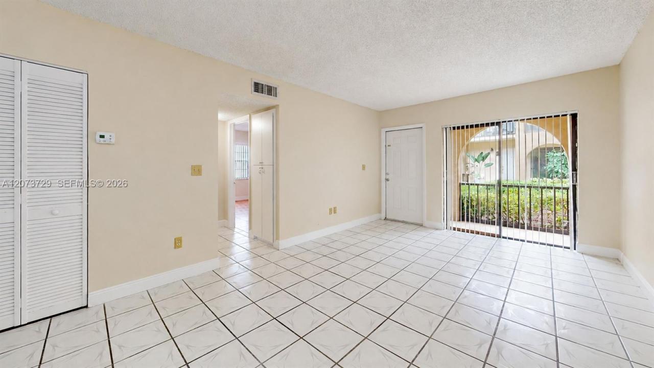 18296 Mediterranean Blvd 3-4, Hialeah, Floride 33015, États-Unis