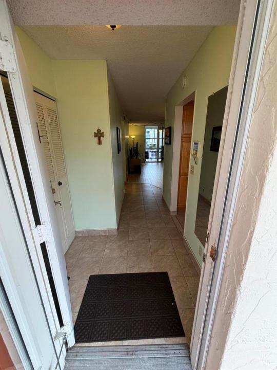 206 SE 10TH Street 201, Dania Beach, Floride 33004, États-Unis