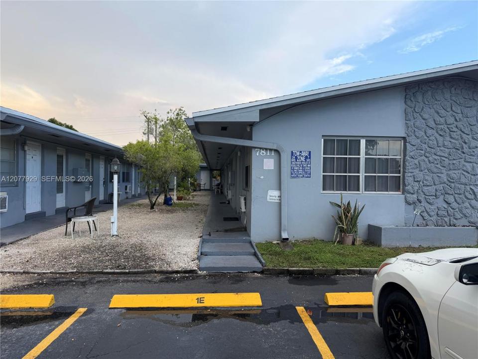7811 Johnson St 1E, Pembroke Pines, Florida 33024, Stati Uniti