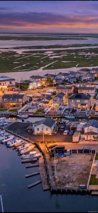3687 Naomi Street, Oyster Bay, New York 11783, États-Unis