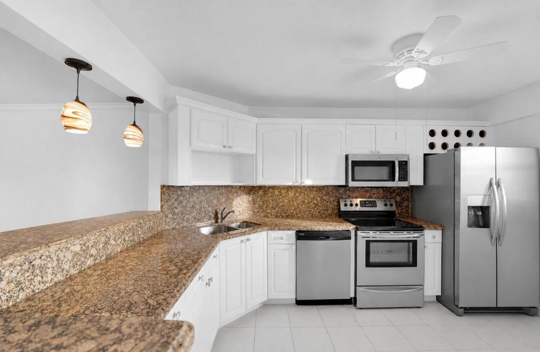 111 N Pompano Beach N Boulevard 1611, Pompano Beach, Florida 33062, Stati Uniti