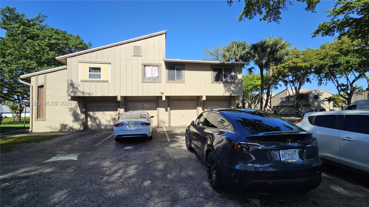 5870 NW 21st St 45-E, Lauderhill, Flórida 33313, Estados Unidos