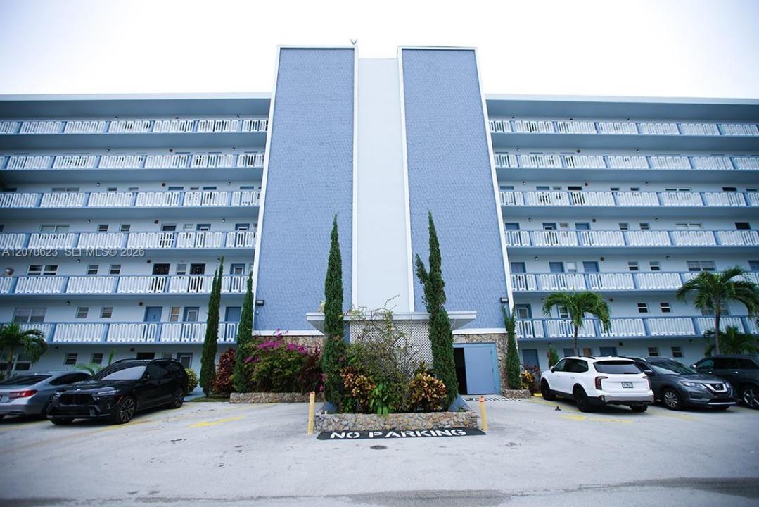 300 NE 12th Ave 703, Hallandale Beach, Florida 33009, Stati Uniti