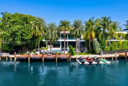 528 Lakeview Ct, Miami Beach, Florida 33140, USA