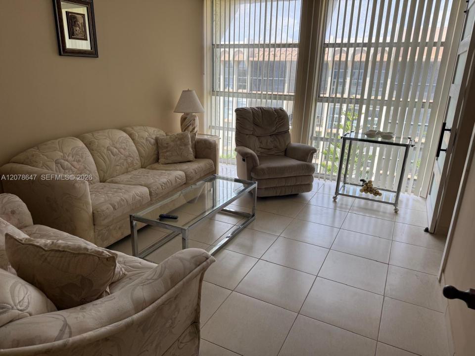 851 Three Islands Blvd 511, Hallandale Beach, Florida 33009, USA