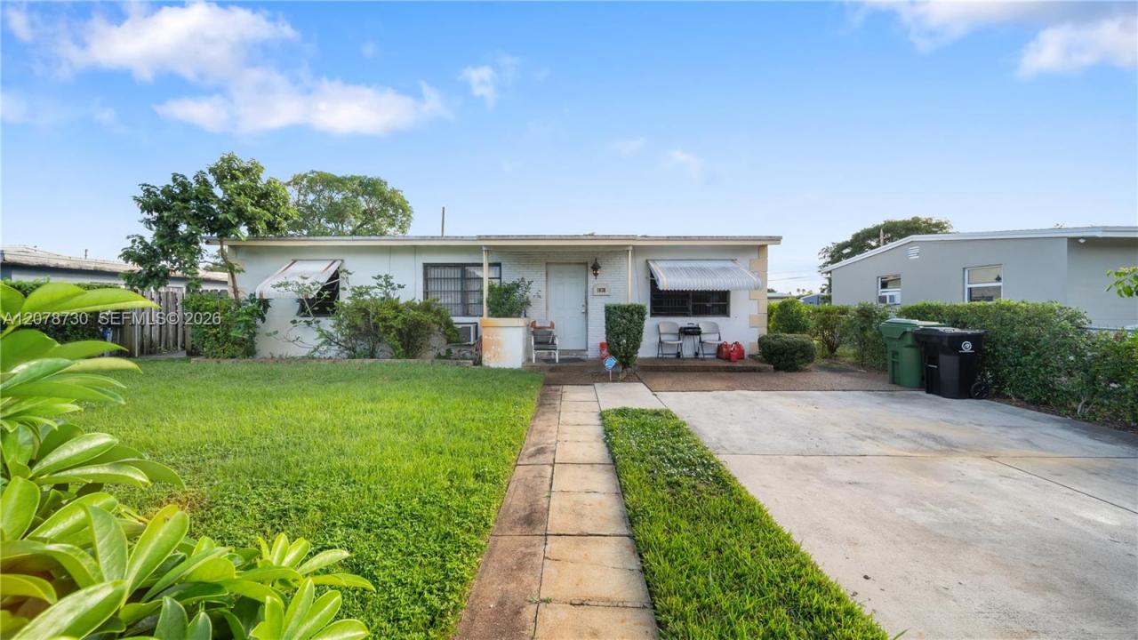 1038 NW 11th Ct, Fort Lauderdale, Florida 33311, USA