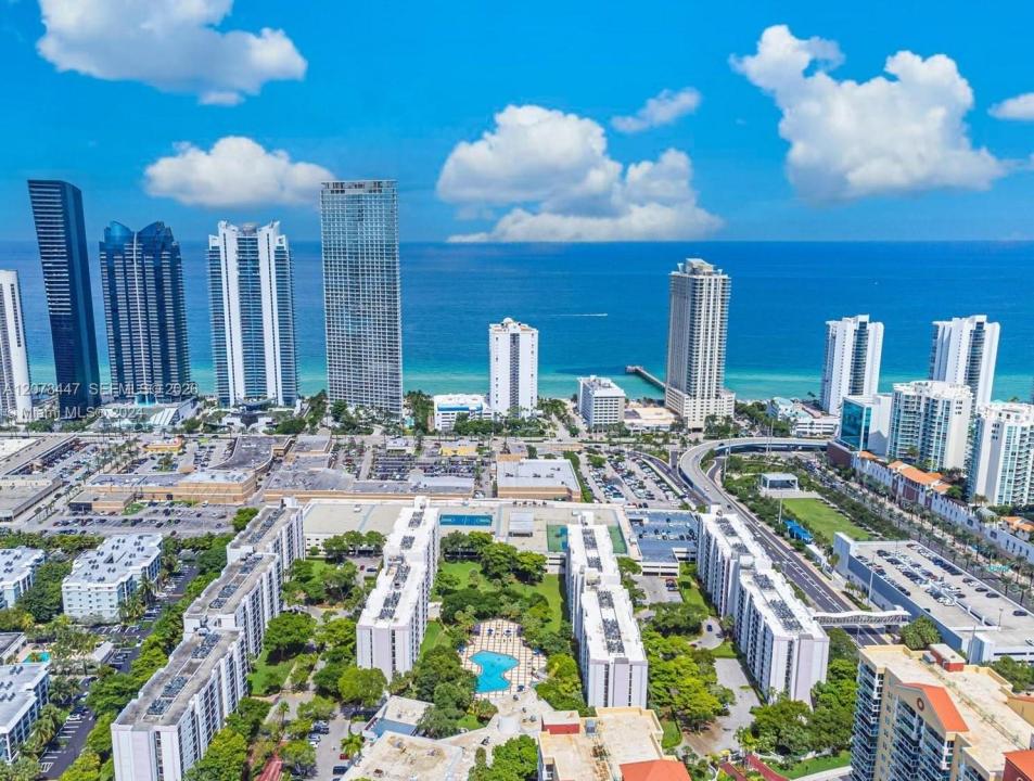 17011 N Bay Rd 205, Sunny Isles Beach, Floride 33160, États-Unis