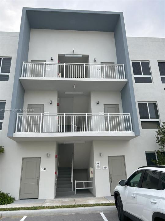 610 NE 2nd St 304, Dania Beach, Florida 33004, Stati Uniti