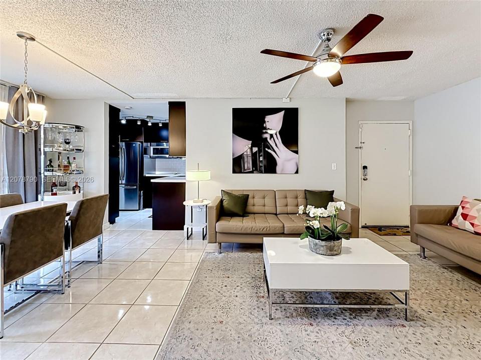 9350 Fontainebleau Blvd 101, Miami, Floride 33172, États-Unis