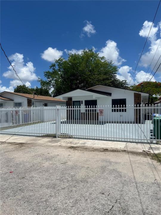 2370 NW 33rd St 2370, Miami, Floride 33142, États-Unis