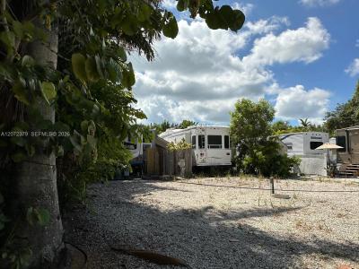 29859 Overseas Hwy #20, Big Pine, Florida 33043, USA
