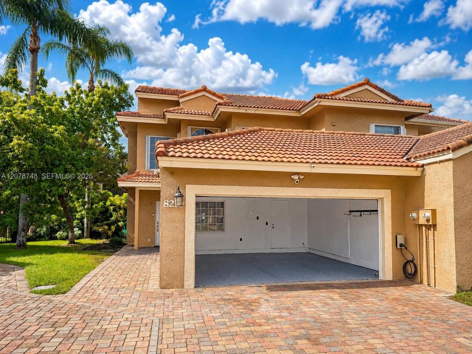 8210 NW 191st Ln 19L, Hialeah, Floride 33015, États-Unis
