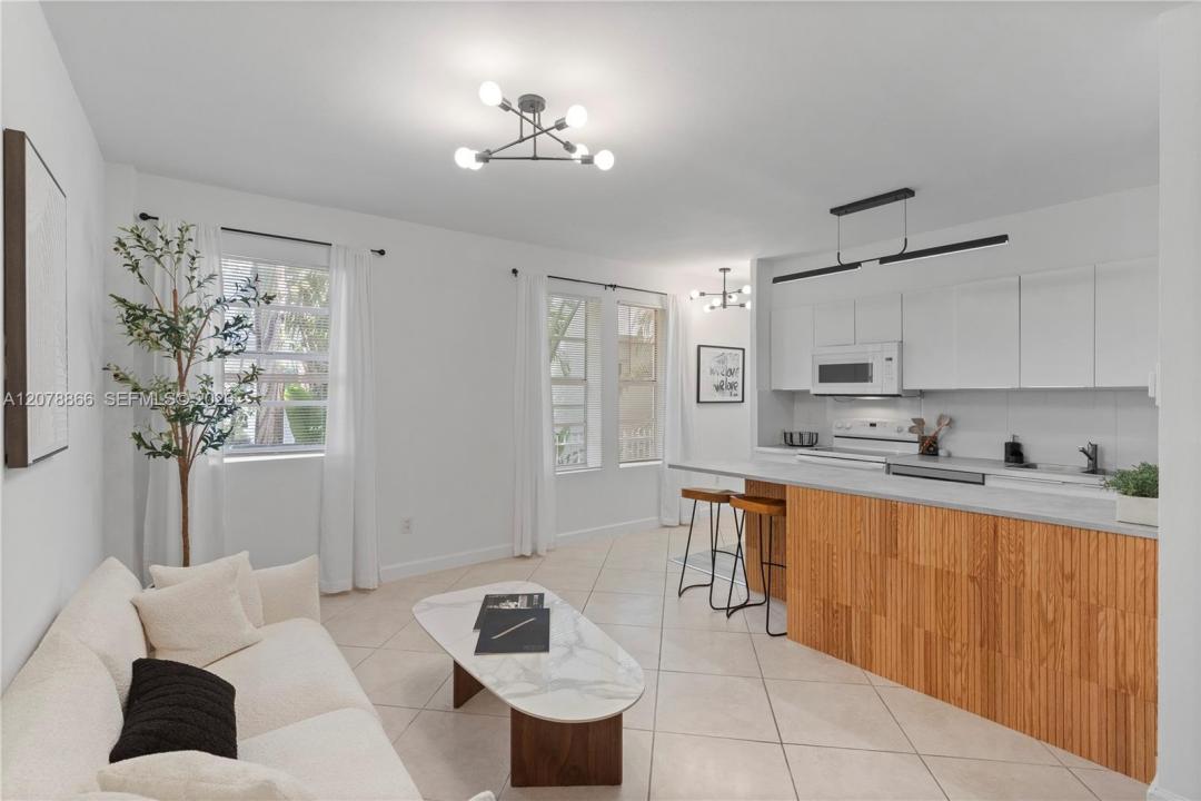1559 Michigan Ave 102, Miami Beach, Floride 33139, États-Unis