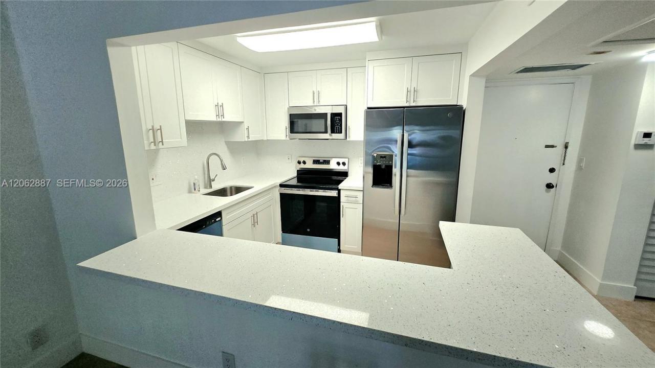 255 S Cypress Rd 307, Pompano Beach, Florida 33060, Stati Uniti