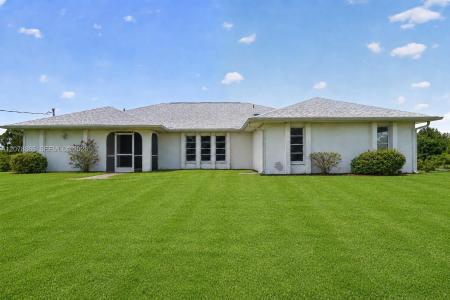 5300 Cypress Grove Circle, Florida 33982, USA