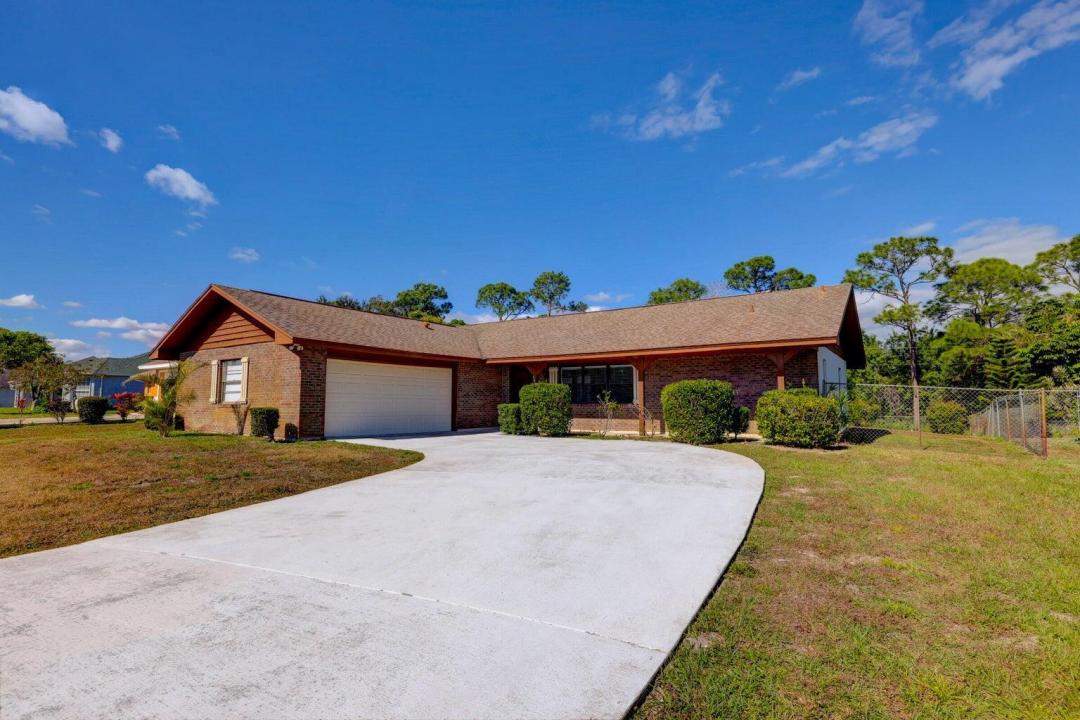 543 SE GREENWAY Terrace, Port St. Lucie, Floryda 34983, USA