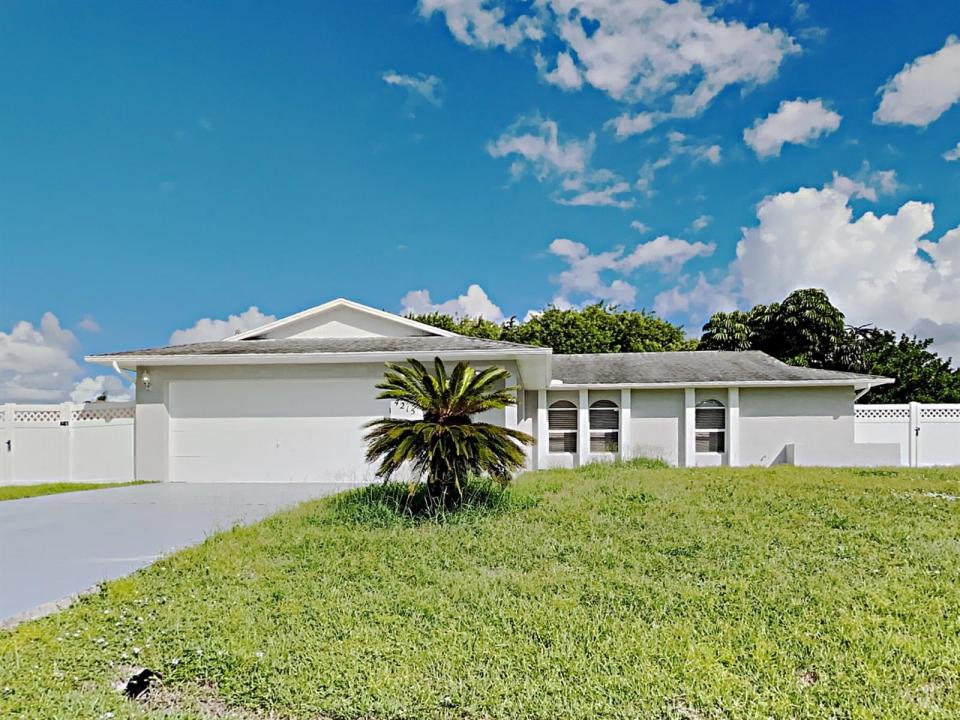 4215 SW JARMER Road, Port St. Lucie, فلوريدا 34953, الولايات المتحدة
