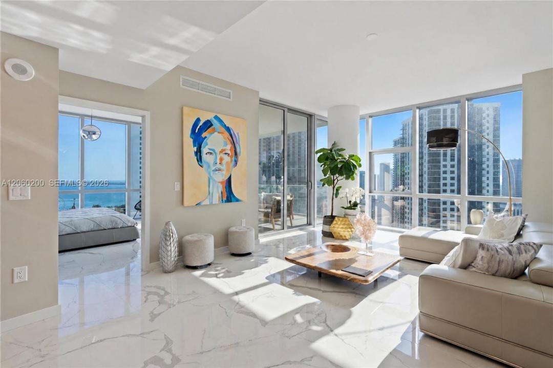 851 NE 1st Ave 2911, Miami, Floride 33132, États-Unis