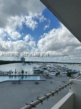 7904 West Dr 210, North Bay Village, Florida 33141, Stati Uniti