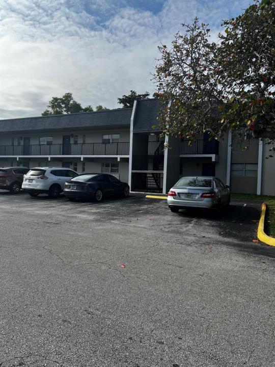 8060 N COLONY N Circle 208, Tamarac, Floride 33321, États-Unis