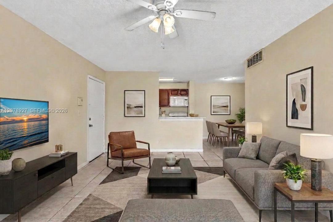 10765 Cleary Blvd 104, Plantation, Floride 33324, États-Unis