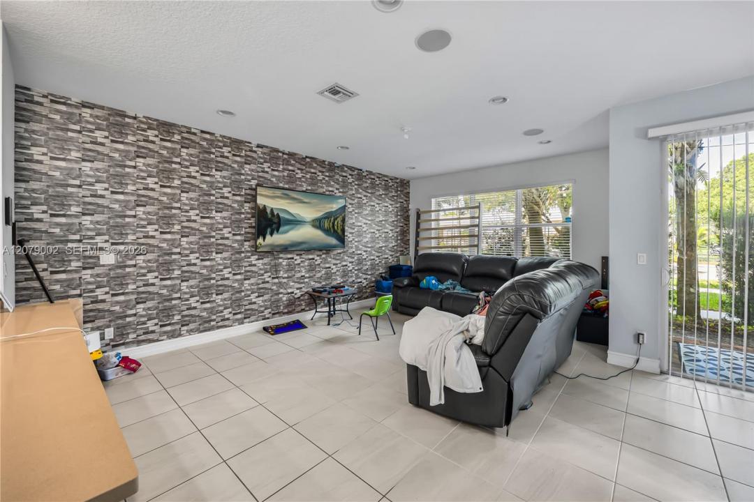 83 Palm Ln, Royal Palm Beach, Floride 33411, États-Unis