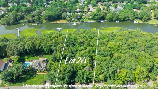 28 Inlet View Path, Brookhaven, Nova Iorque 11940, Estados Unidos