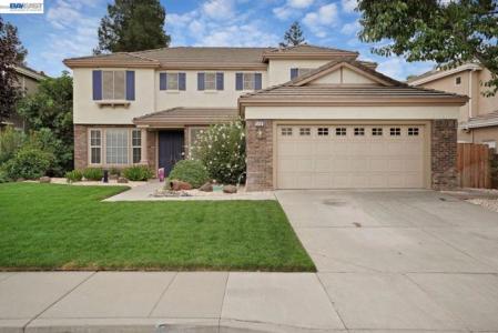 Glenbriar Cir, Tracy, California 95377