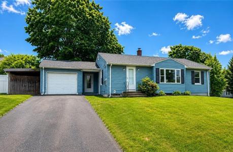 48 Madeleine Avenue, Woonsocket, Rhode Island 02895, USA
