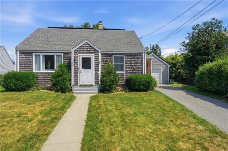 25 King Road, Middletown, Rhode Island 02842, USA