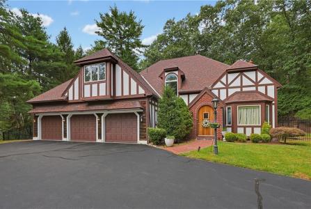 34 Georgiana Drive, Cumberland, Rhode Island 02864