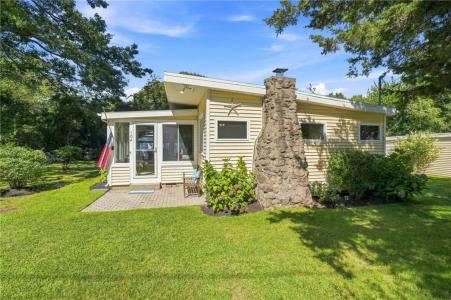 104 Pequot Drive, Charlestown, Rhode Island 02813, USA