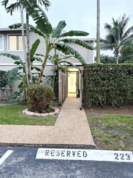 720 NW 132nd Ter, Plantation, Florida 33325, USA