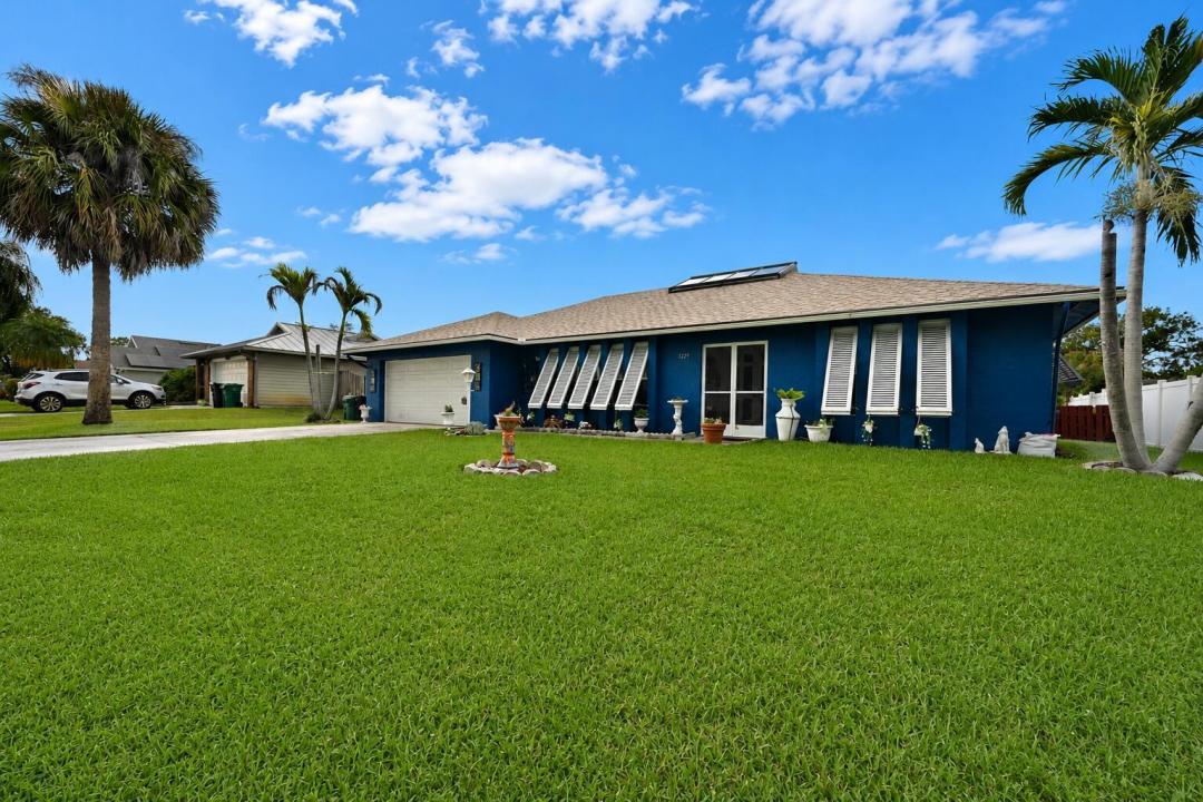 1229 SW Cynthia Street, Port St. Lucie, Florida 34983, Estados Unidos