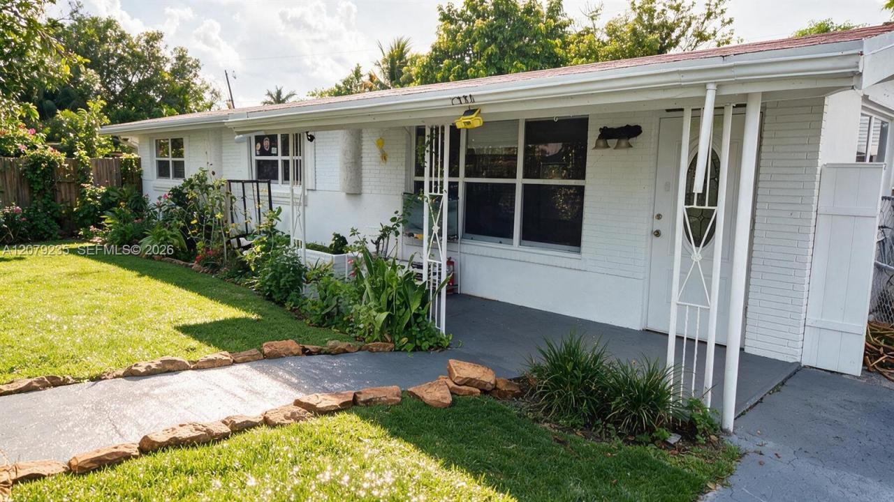 2506 Acapulco Dr, Miramar, Florida 33023, USA
