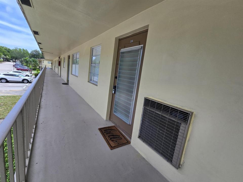 7310 NW 1ST NW Street 206, Margate, Florida 33063, USA