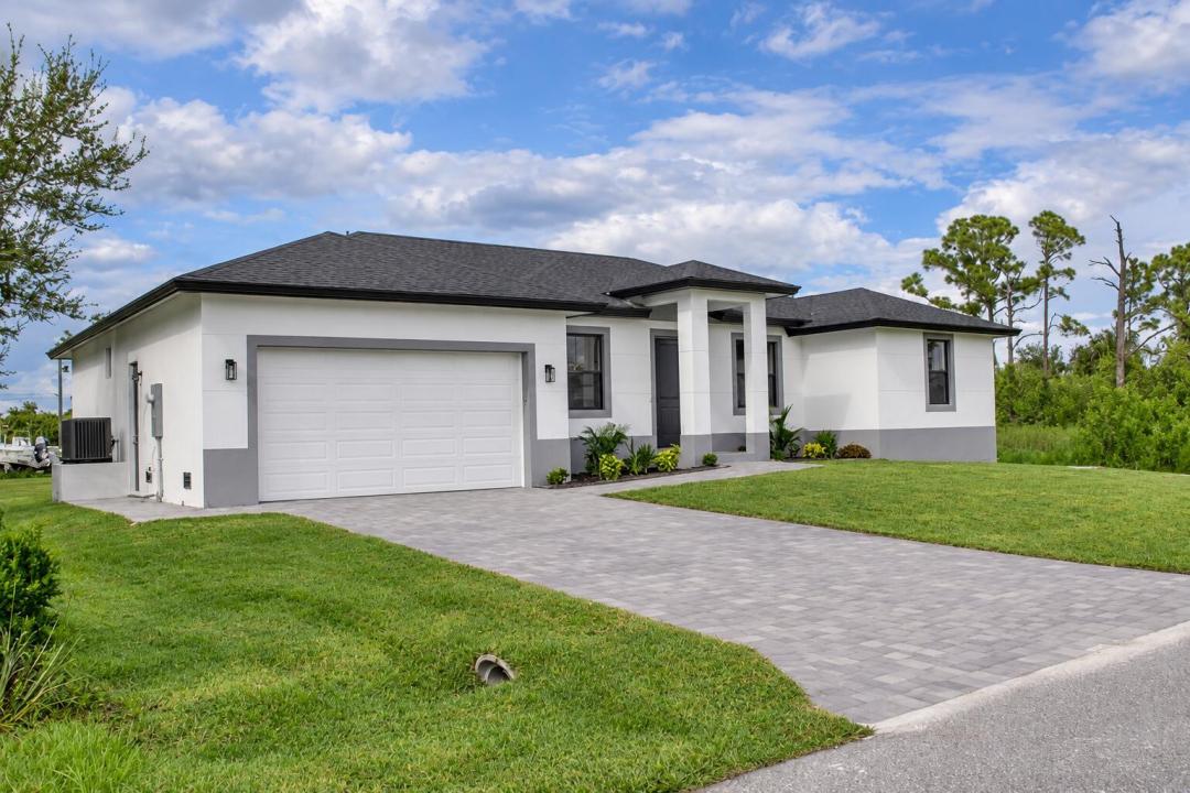 15633 LAKELAND Circle, Port Charlotte, Floride 33981, États-Unis