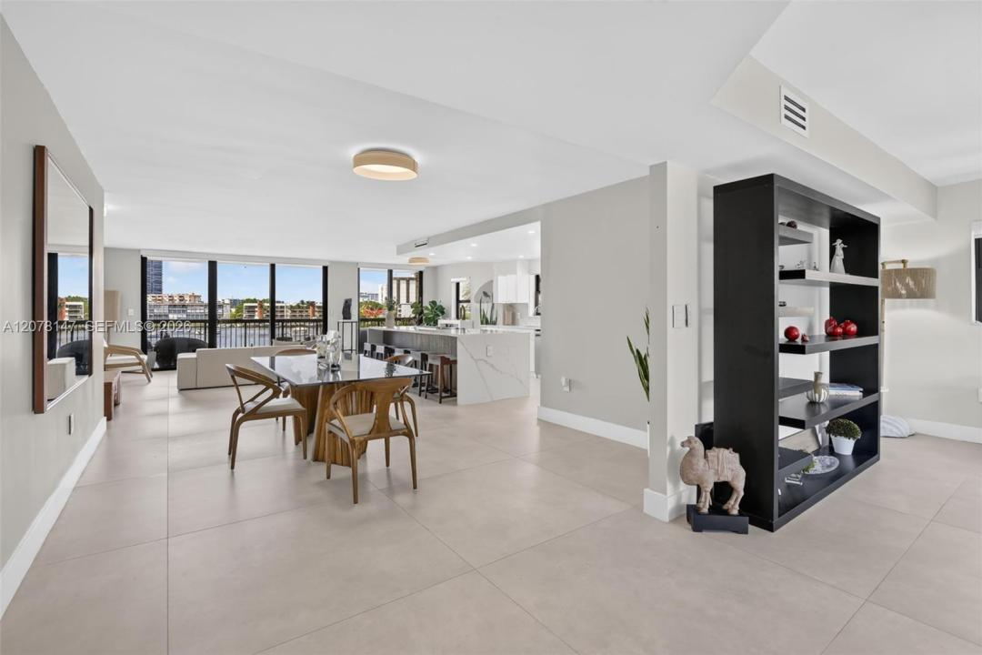 200 Golden Isles Dr 306, Hallandale Beach, Floride 33009, États-Unis