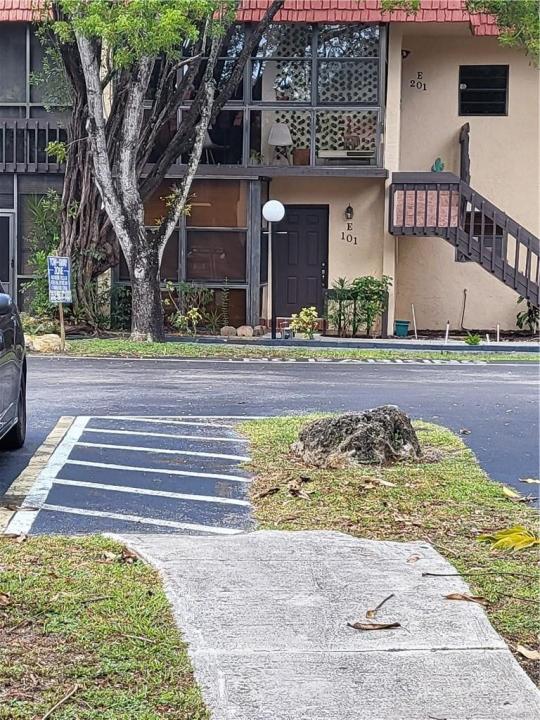 780 NE 199TH Street 101E, Miami, Florida 33179, USA
