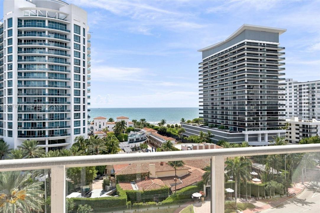 5900 Collins Ave 1006, Miami Beach, Florida 33140, USA