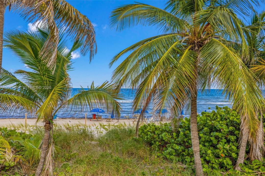 1985 S Ocean Dr 10E, Hallandale Beach, Florida 33009, USA