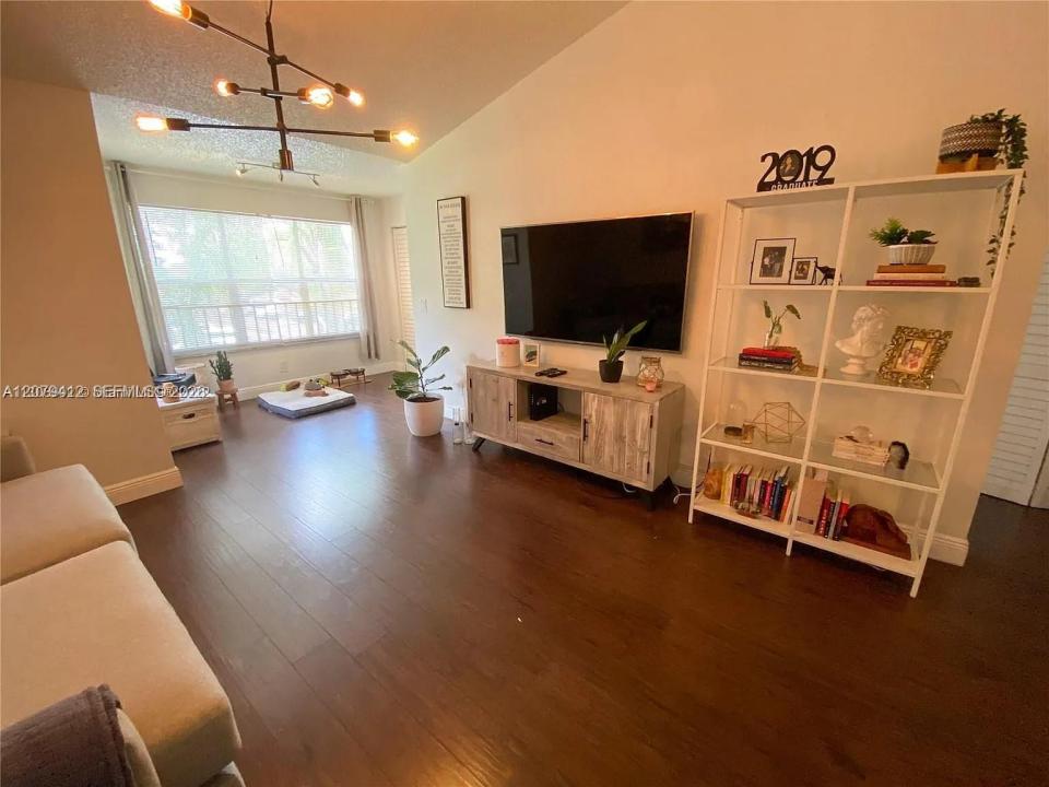 13090 Vista Isles Dr 125, Sunrise, Florida 33325, USA